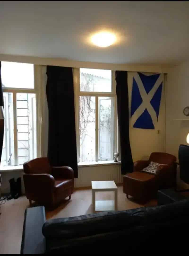 Kamer met eigen keuken te huur mei-november 2025