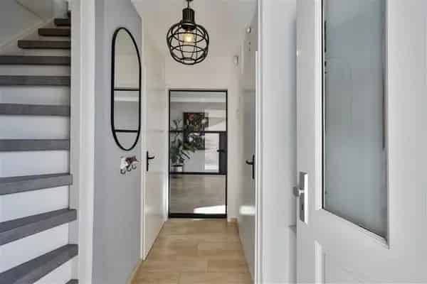 Ruime gezinswoning 5 slaapkamers Nederweert moderne keuken badkamer tuin garage