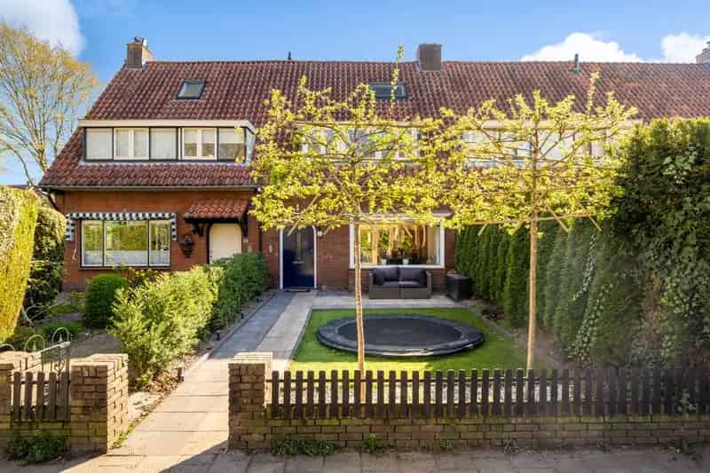 Huis te koop Bilthoven Pluvierenlaan 4 slaapkamers moderne keuken tuin