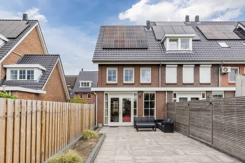 Moderne Hoekwoning te koop Aalsmeer 4 slaapkamers 135m²