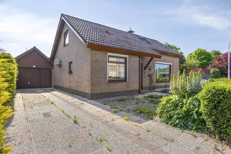Vrijstaande Semibungalow 4 slaapkamers Rustige ligging Nabij voorzieningen