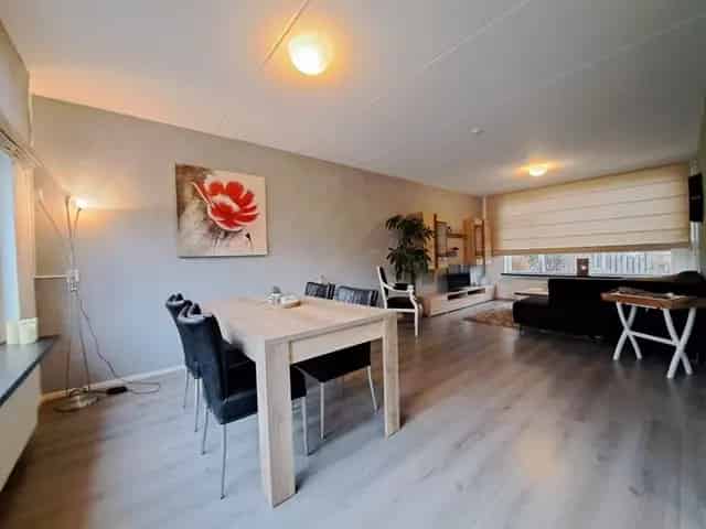 5 Kamer Eengezinswoning te huur Spijkenisse