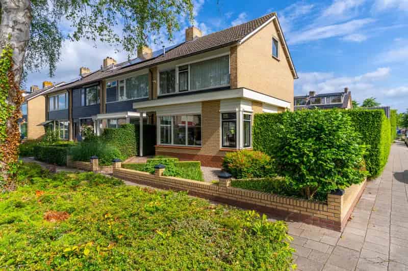 Huis te koop Scherpenzeel 4 slaapkamers grote tuin