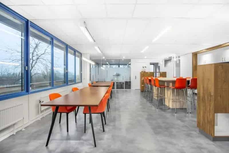 Privékantoor Tiel 3-4 Personen  Snel Internet Gemeubileerd