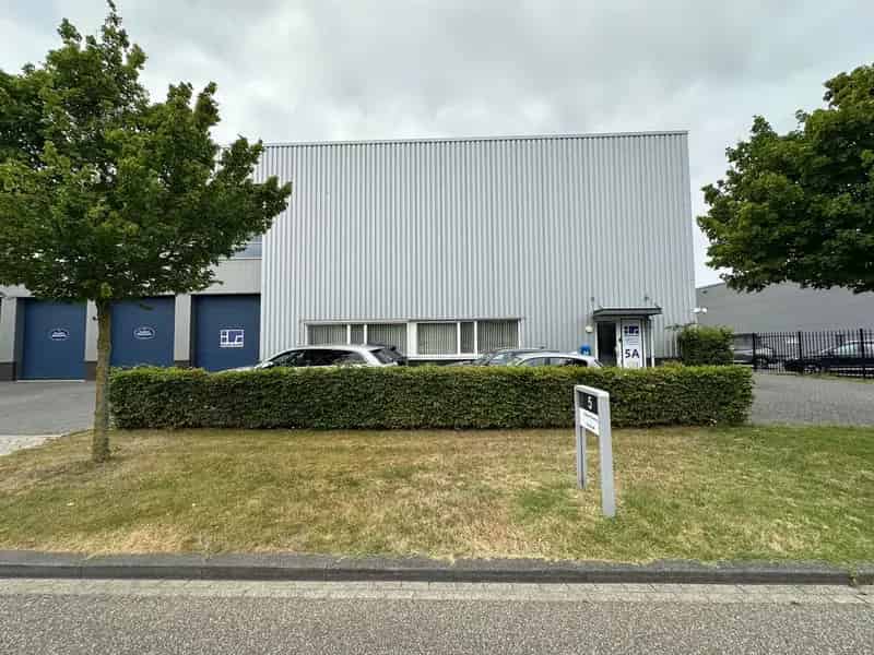 Bedrijfshal Nieuwkuijk | Zoek bedrijfshallen te huur: Hopbrouwer 5-A 5253 RD Nieuwkuijk 