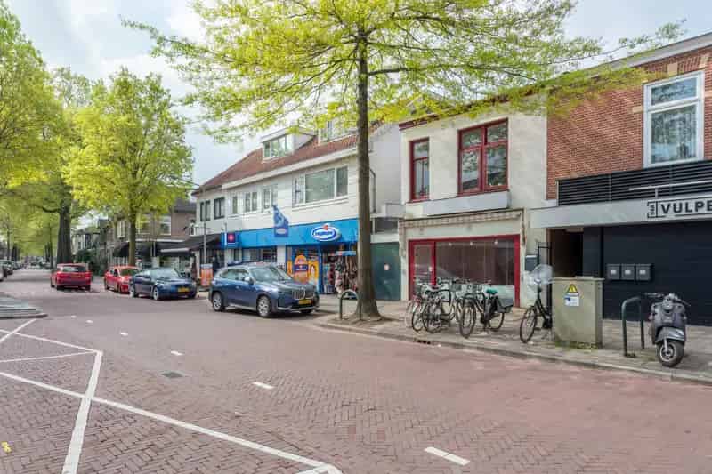 Winkel Hilversum te koop: 47m2 winkelruimte met 38m2 appartement