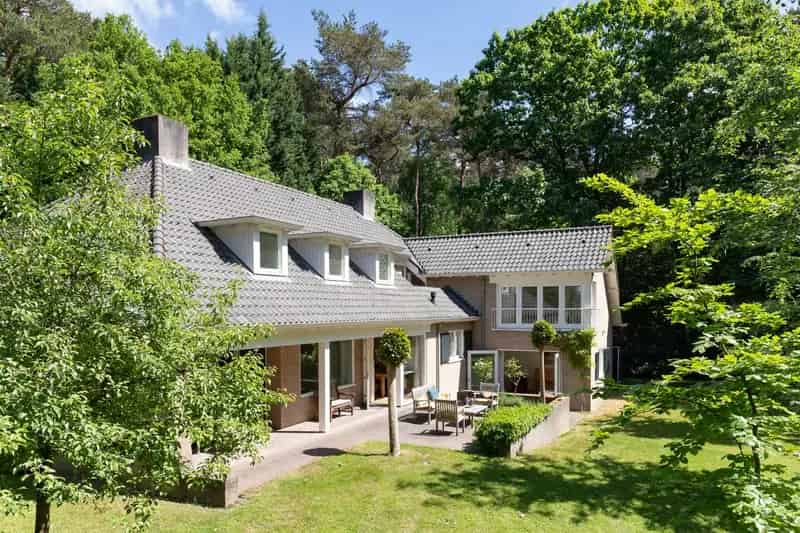Luxe Landhuis te koop Oisterwijk 7 slaapkamers Grote tuin
