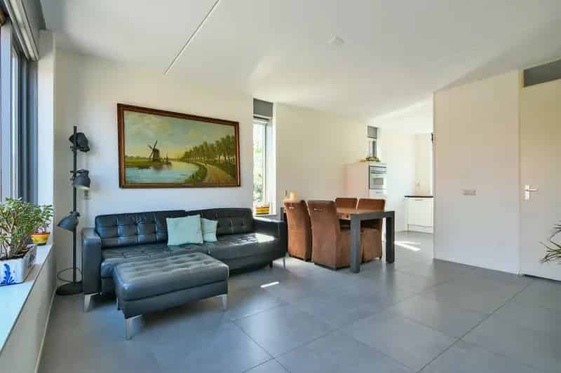 3-kamer Hoekwoning Nieuw Vennep