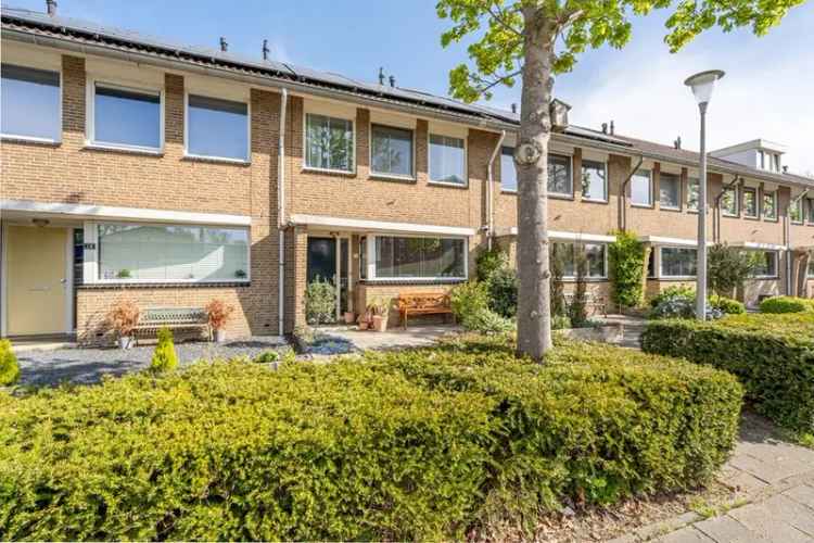 Huis Te Koop , 14, Jan van Almondestraat, Poortugaal, Zuid-Holland