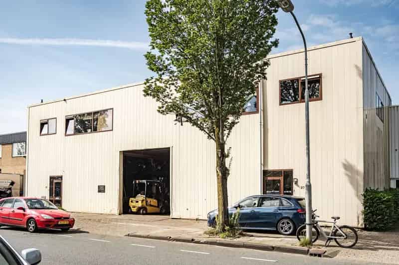 Bedrijfshal Haarlem | Zoek bedrijfshallen te koop: A. Hofmanweg 23-27 2031 BH Haarlem 