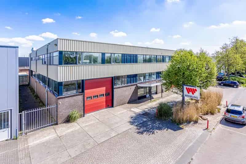 Bedrijfshal Zwanenburg te koop 1817m2
