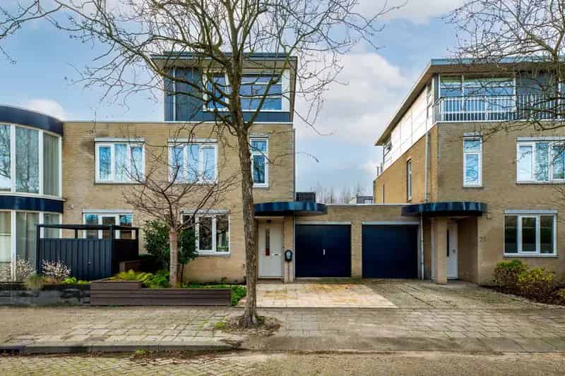 Ruime 2-onder-1-kapwoning Rotterdam - 4 slaapkamers, garage, energielabel A