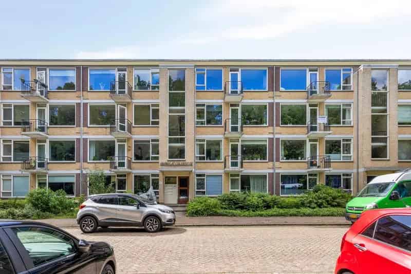 Appartement te koop Soest: Instapklaar 4-kamer appartement met 2 balkons