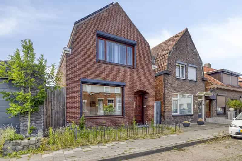 Vrijstaande woning Sluiskil - 3 slaapkamers - Grote garage - 15 zonnepanelen