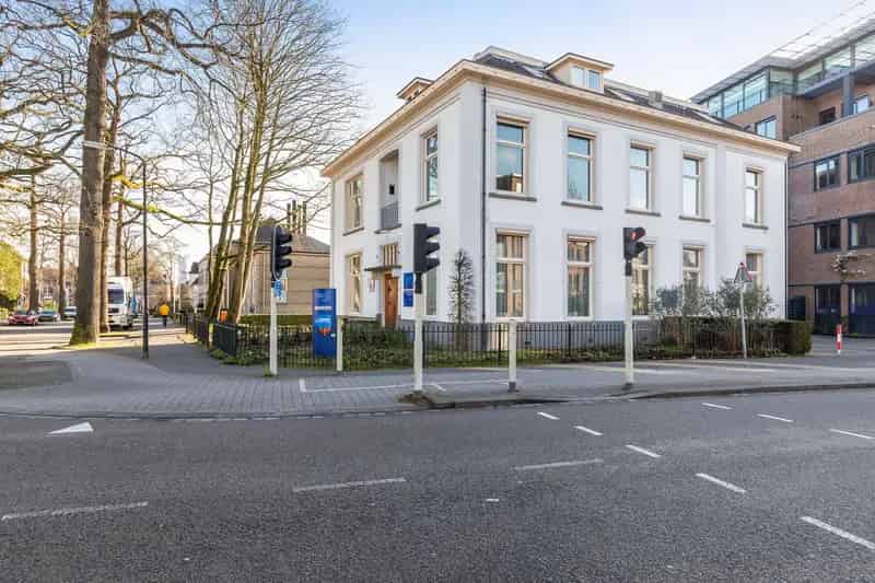 Kantoorvilla Apeldoorn Centrum te Huur 580m2 Gerenoveerd