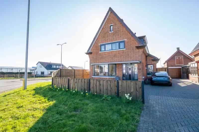 Te Koop: Charmante Jaren 30 Woning in 's-Gravenzande