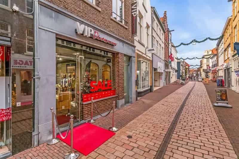 Winkel Roermond | Zoek winkels te koop: Schoenmakersstraat 9 6041 EX Roermond 