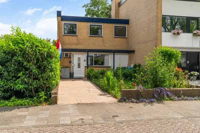Huis te koop Patrijslaan Leidschendam 4 slaapkamers grote tuin
