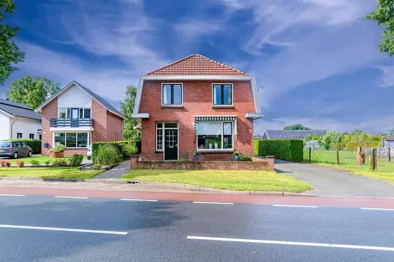 Jaren 30 woning Ootmarsum met LLB aanbouw en grote tuin