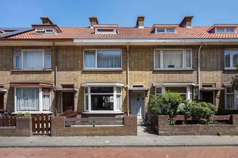 5-kamer Eengezinswoning te koop in Laakkwartier