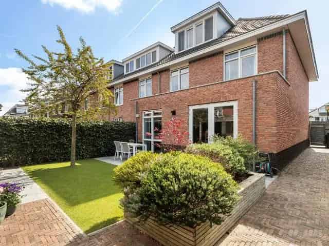 Ruime gezinswoning 5 slaapkamers Dordrecht Stevenshof