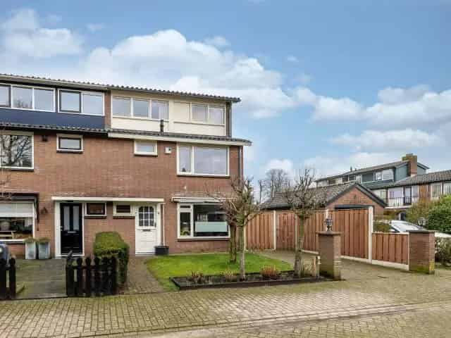 Hoekwoning Maartensdijk Ruime Tuin en Veranda