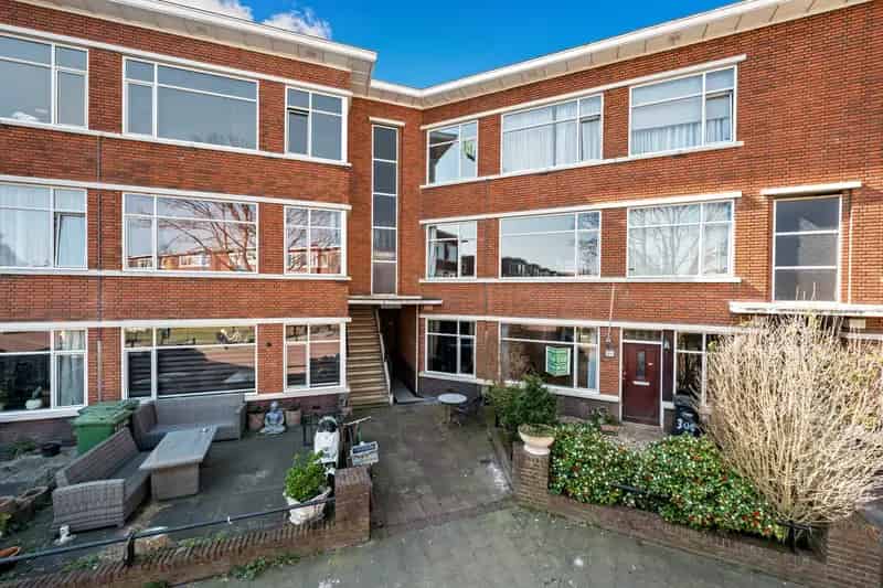 Appartement te koop Den Haag Laakkwartier Oost 61m2 gerenoveerd