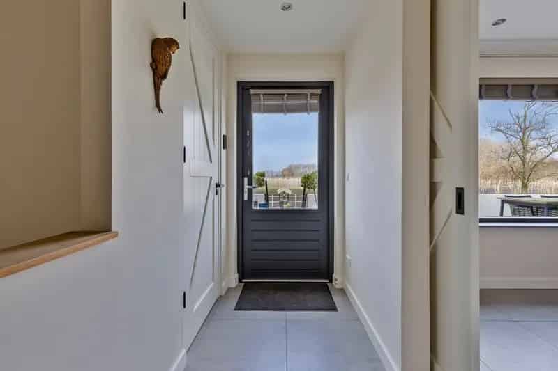 Huis te koop Etten Leur: Luxe woning met paardenstal en zwembad