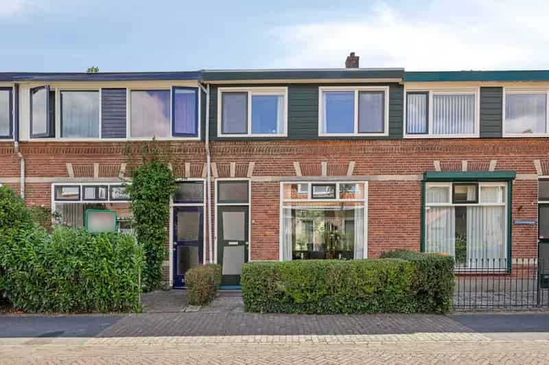 Huis te koop Breukelen Willink van Collenstraat 3 slaapkamers diepe tuin