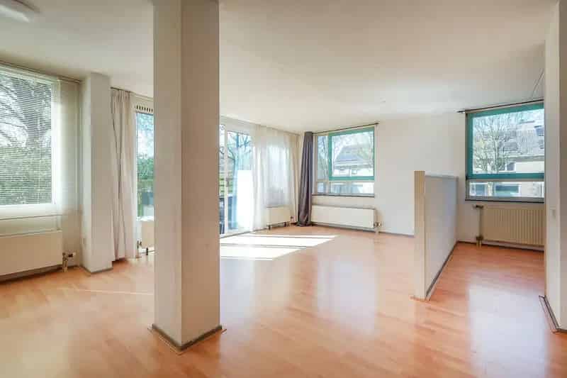 Ruim appartement te koop Almere Muziekwijk 94m2 tuin