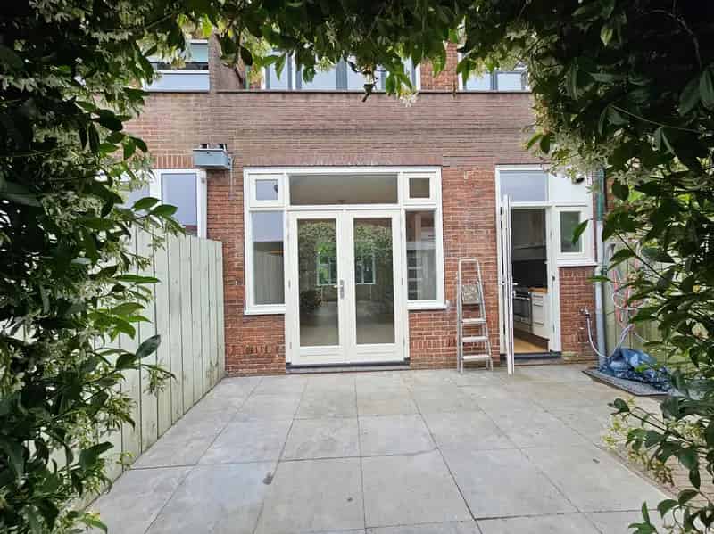 5 Slaapkamers Ruime Gezinswoning Haarlem Moderne Keuken Tuin