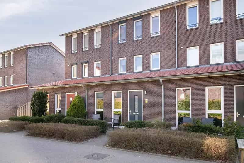 Huis te koop Rosmalen: 4 slaapkamers, moderne keuken, zonnige tuin