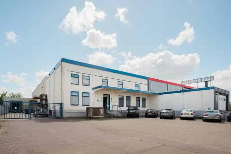 Bedrijfshal Heerenveen 2020m2 te Huur A32 A7