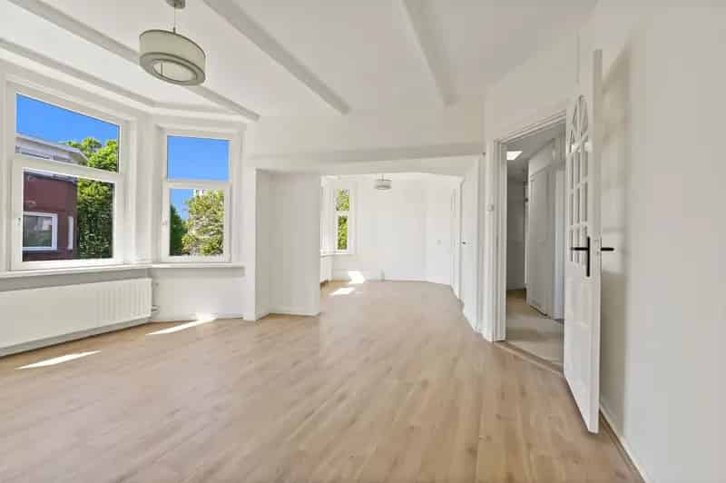 Appartement te koop Den Haag 87m2 gerenoveerd 2 balkons