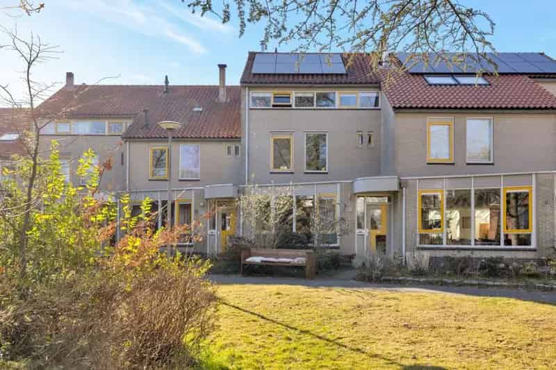 Grote gezinswoning 6 slaapkamers 2 badkamers Groningen