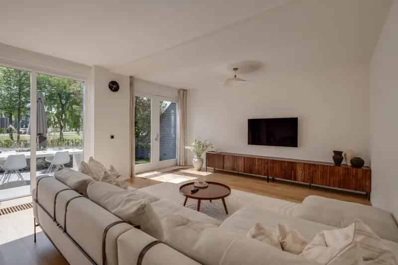 Moderne Tussenwoning Spikvoorde 4 Slaapkamers Tuin Garage