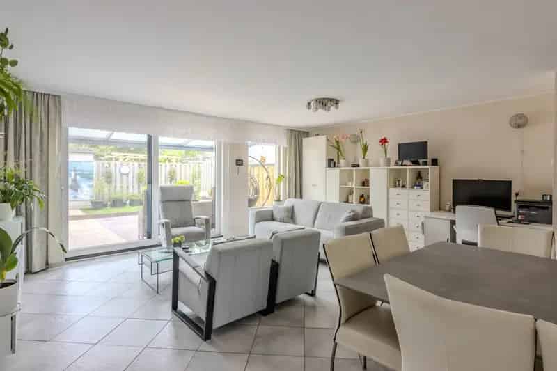 Huis te koop Poortugaal: Royale woning met 4 slaapkamers en garage