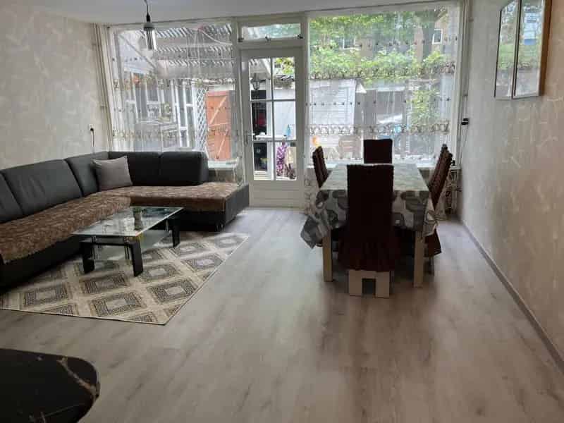 Ruime 6 Slaapkamers Familiewoning Nabij Centrum Zaandam
