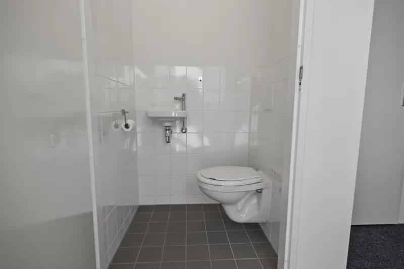 2 Onder 1 Kapwoning 4 slaapkamers Ruime Oprit Nabij Dorp