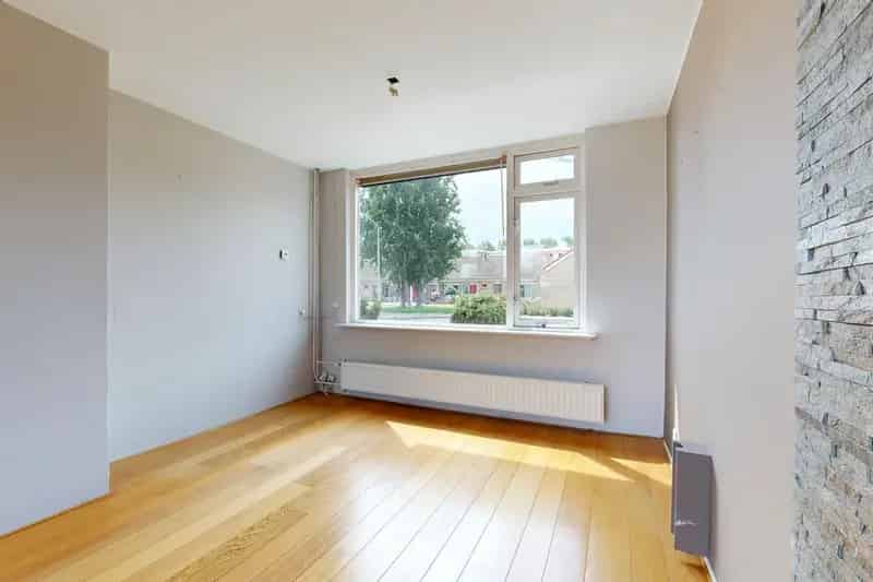 Huis Te Koop , 11, Edvard Griegstraat, Fijnaart, Noord-Brabant