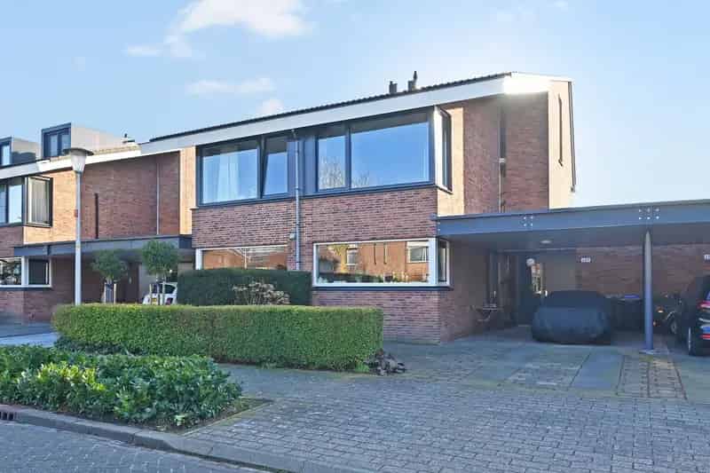 Huis te koop Berkel en Rodenrijs 5 slaapkamers grote living tuin aan water