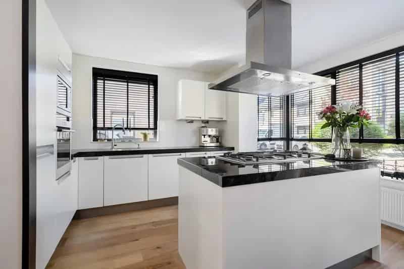 Huis Te Koop , 112, Wolvenburg, Barendrecht, Zuid-Holland