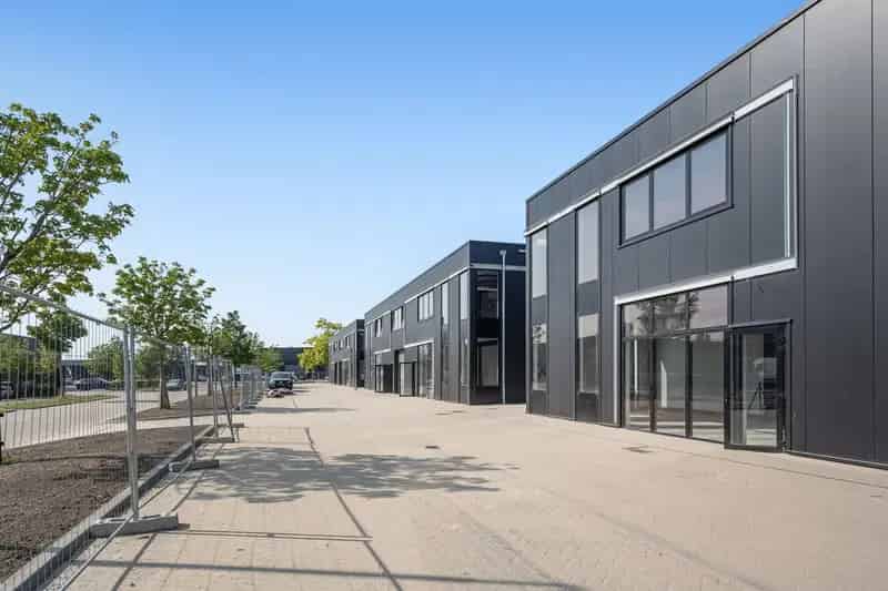 Bedrijfshal Oud-Beijerland | Zoek bedrijfshallen te koop en te huur: Antonie van Leeuwenhoekstraat 1-C8 3261 LT Oud-Beijerland 