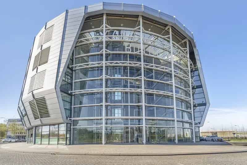 Kantoorruimte Schiphol Oost 2003m2 Turnkey A+ Dakterras Parkeergelegenheid