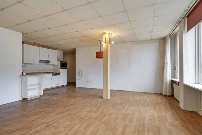 Woning met 2 Verhuurde Appartementen in Banholt