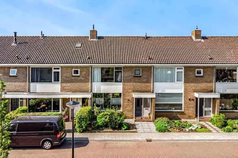 Huis te koop Beverwijk 4 slaapkamers tuin nabij scholen