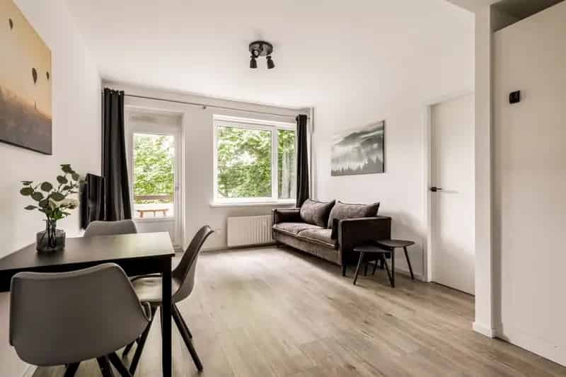 Amsterdam Appartement Te Koop: Instapklaar 2-kamer appartement nabij Gelderlandplein