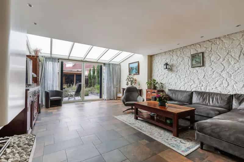 Zeer ruime tussenwoning Rhoon 4 slaapkamers  tuin op het zuiden