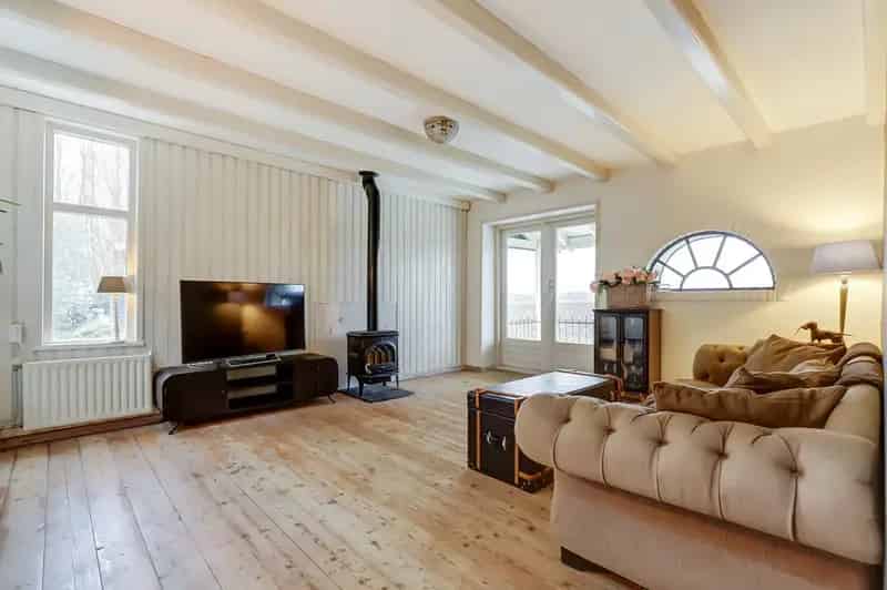 Huis Te Koop , 82, Middelsluissedijk Oostzijde, Numansdorp, Zuid-Holland
