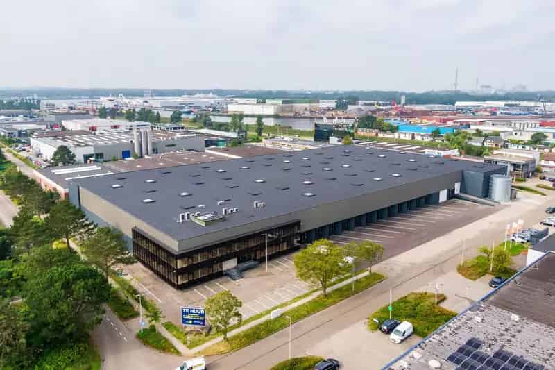 Bedrijfshal Beverwijk 5873m2 te Huur  Logistiek Gebouw